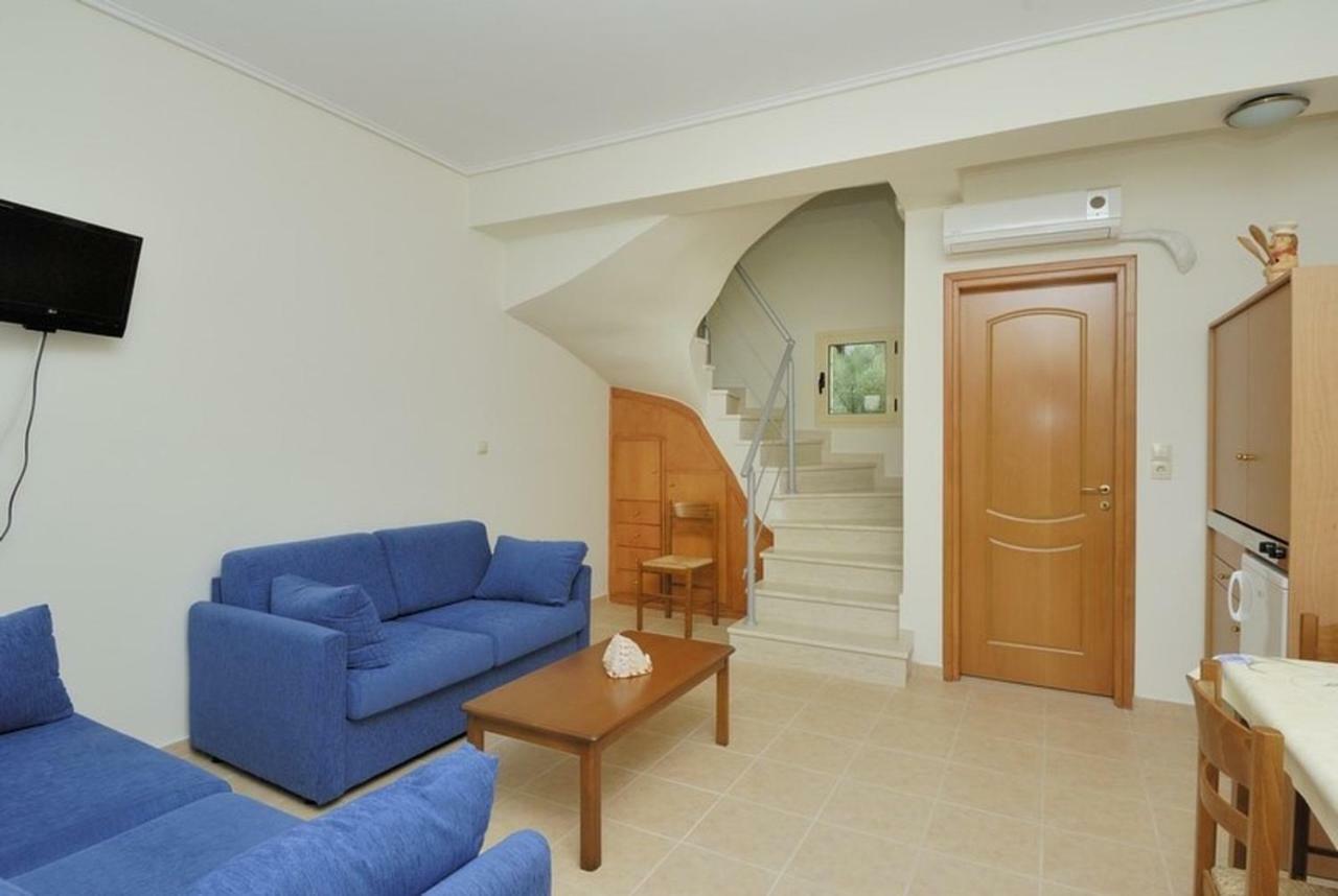 Manoleas Villas - Apartment 2 Stoúpa Exterior photo
